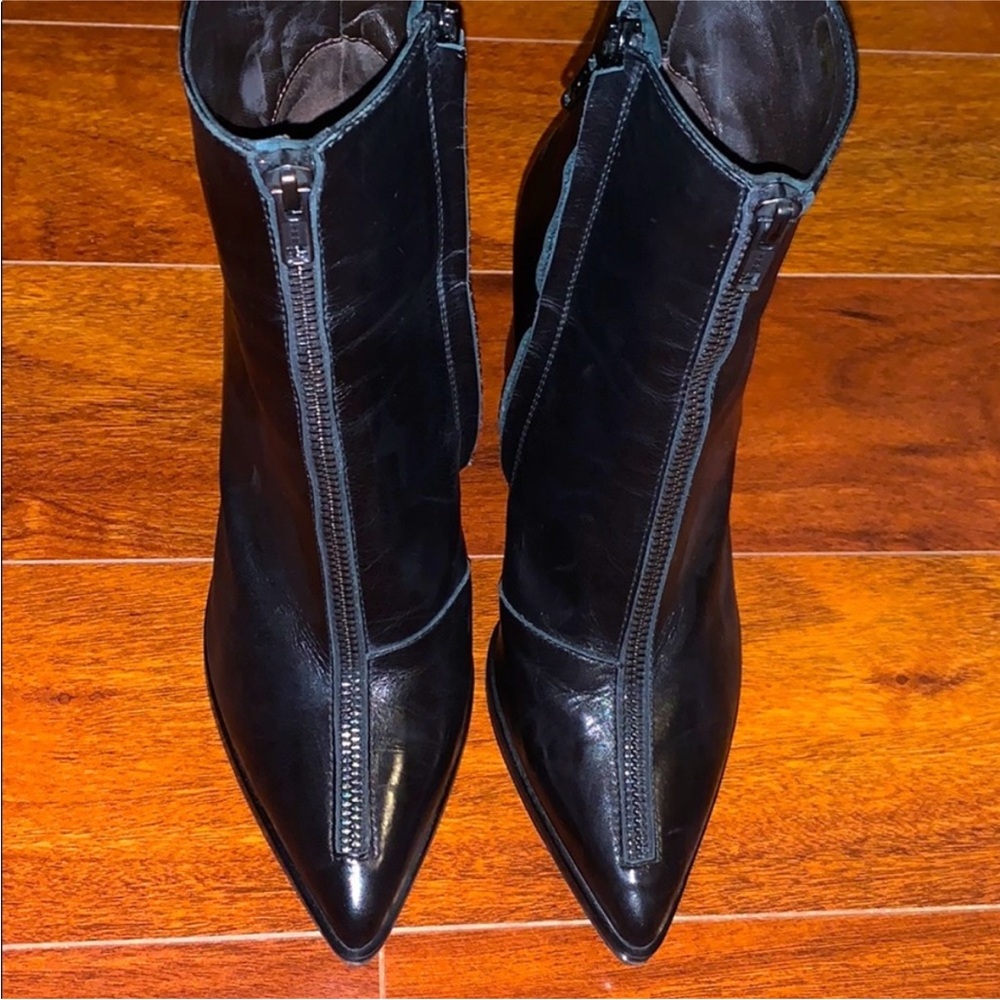 Capezzani black leather, pointed toe, block heels, ankle boots size US 7/ EU 37